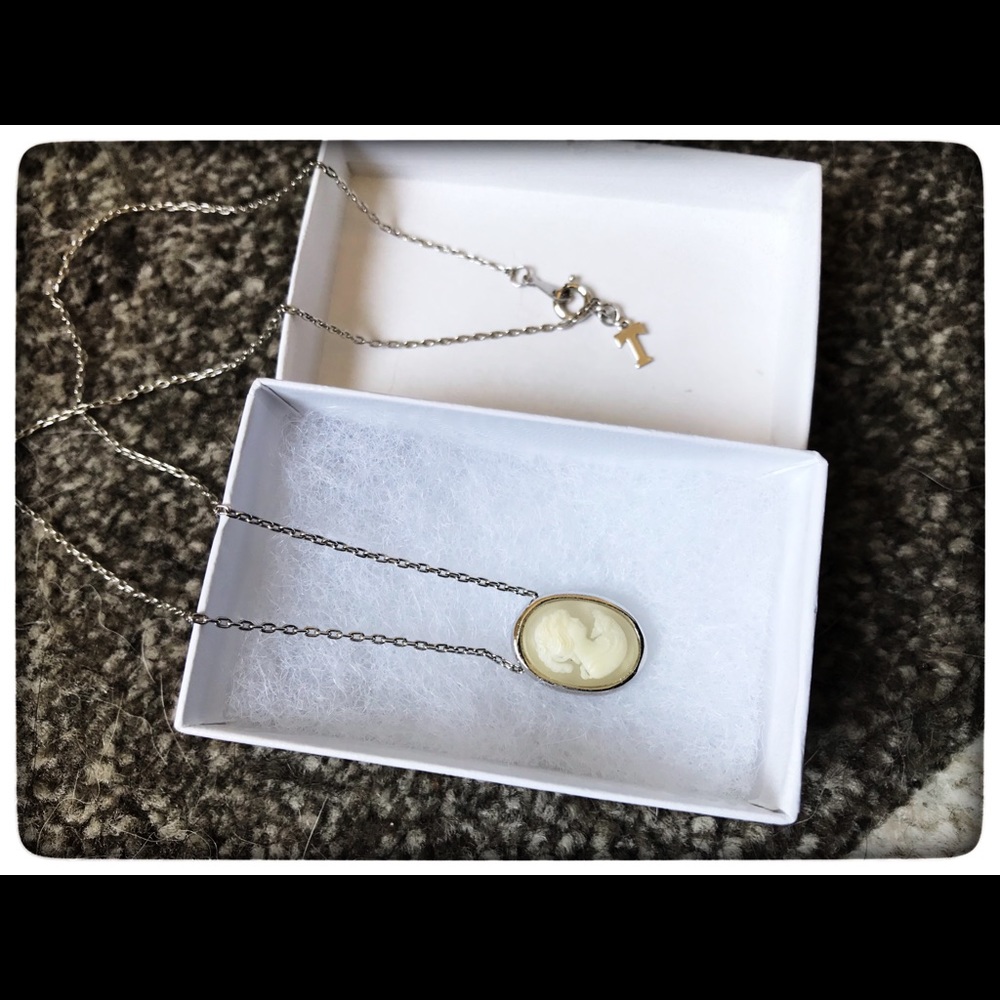Vintage Trifari Cameo Necklace